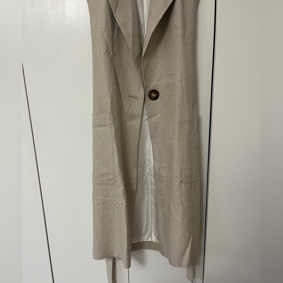 Zara Long Vest - Picture 3 of 4